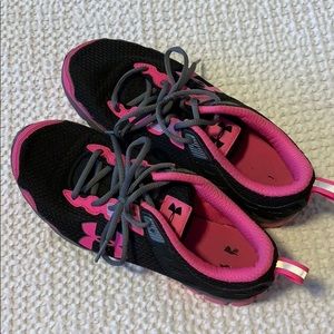 Women’s tennis shoes